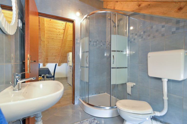 Bathroom 3, Apartment 1713, Fažana