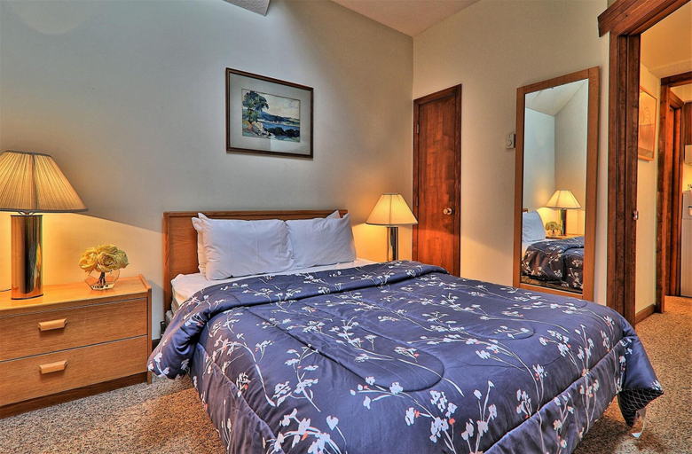 Bedroom 2, Mountain Green Resort by Killington VR - 1 Bedrooms, Rutland
