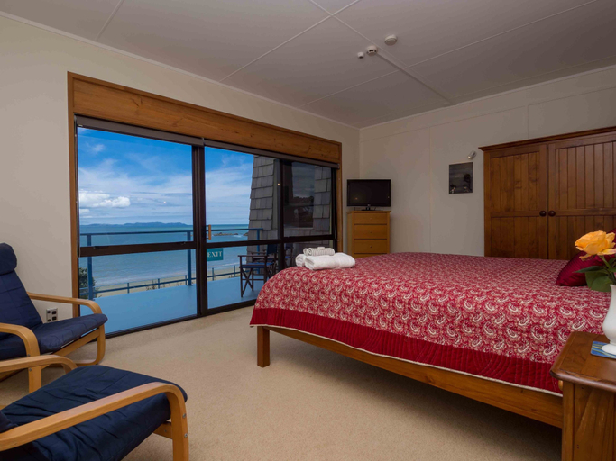 Bedroom 3, By the Bay Beachfront Apartments, Far North