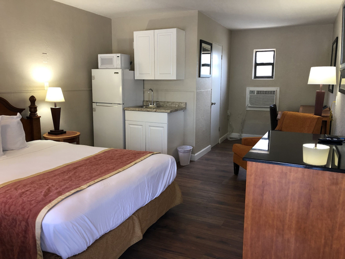 Bedroom 3, Ocala Cove Motel, Marion