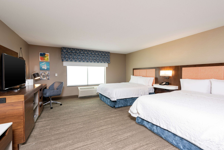 Bedroom 3, Hampton Inn & Suites Marshalltown, Marshall