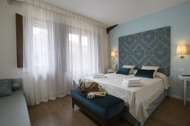 Bedroom 3, Hotel Alma Domus, Siena