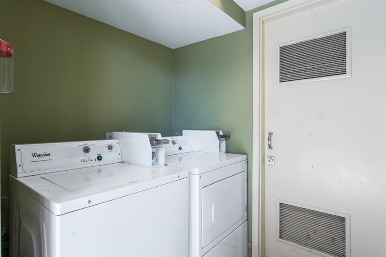 Bathroom 4, Econo Lodge Jasper, Walker