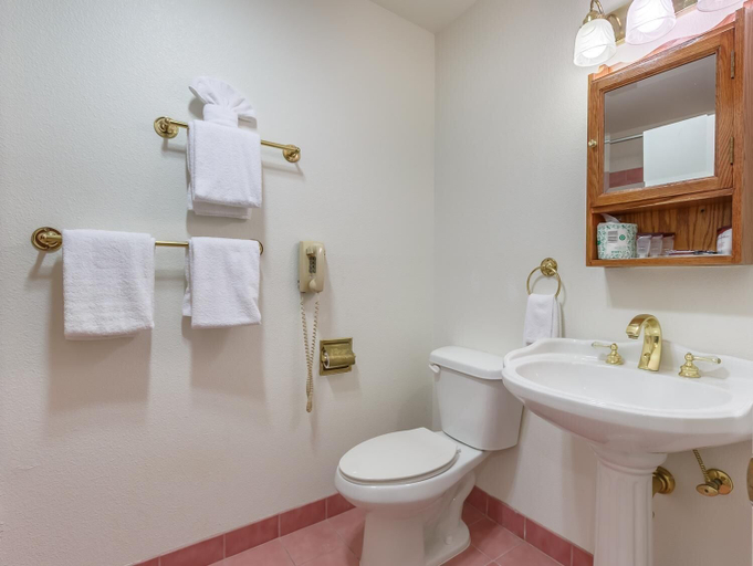 Bathroom 4, Miners Inn, Mariposa
