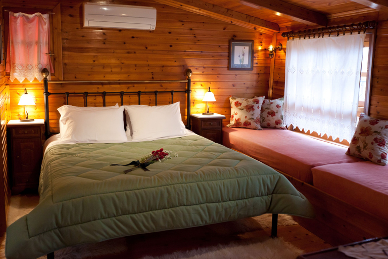Bedroom 4, Pension Eleni, Peloponnese