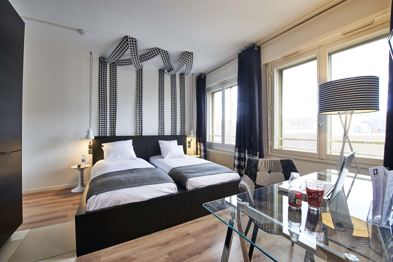 Bedroom 3, L'aparthoteL LhL, Côte-d'Or