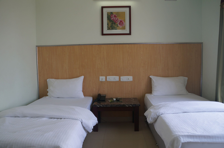 Bedroom 2, Lotels Hotel - Medavakkam, Kancheepuram