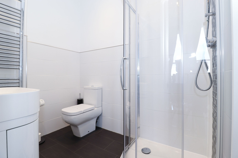 Bathroom 4, Beach Front Guest House, East Sussex