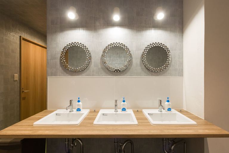 Bathroom 4, The Gemini Inn - Hostel, Fukuoka