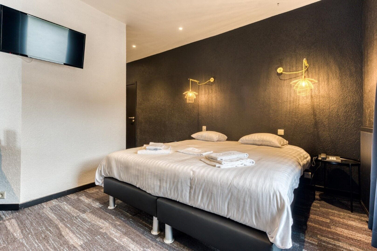 Bedroom 2, Hotel Mosa, Liège