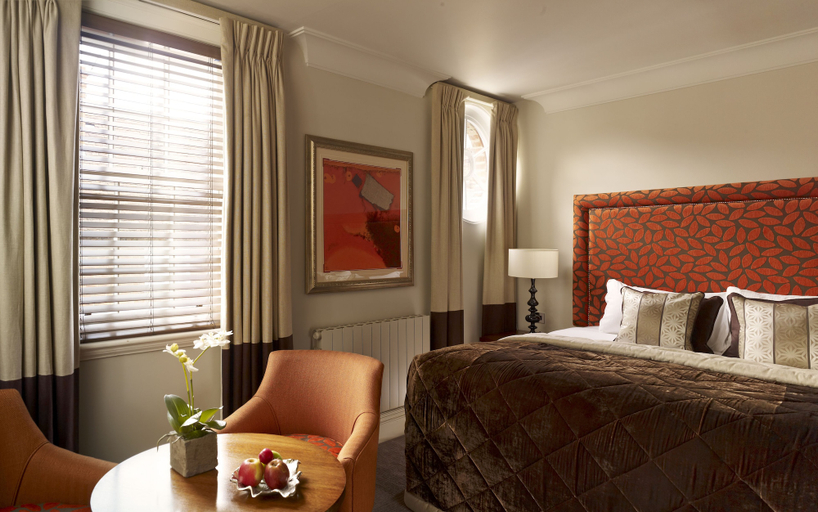 Bedroom 2, The Arden Hotel, Warwickshire