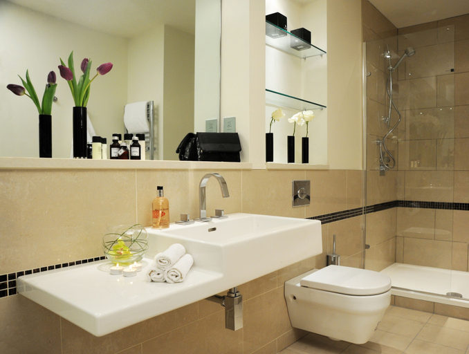 Bathroom 4, The Arden Hotel, Warwickshire