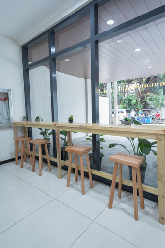 Others 5, Arceli's Place, Makati City