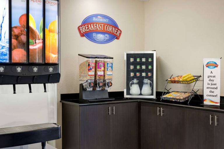 Food & Drinks 5, Baymont by Wyndham Winchester, Clark