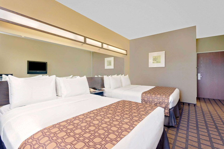 Bedroom 2, Microtel by Wyndham Perry National Fairground Area I-75, Houston