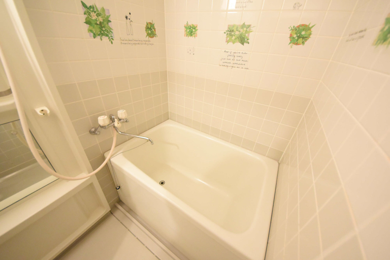 Bathroom 2, Heart of Shinsaibashi Apartment, Osaka
