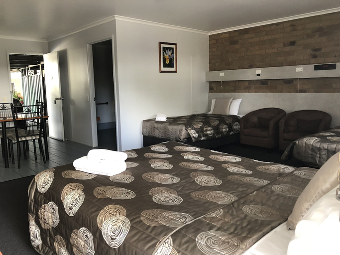 Bedroom 4, True Blue Motor Inn, Rockhampton