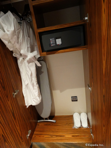 Bedroom 30