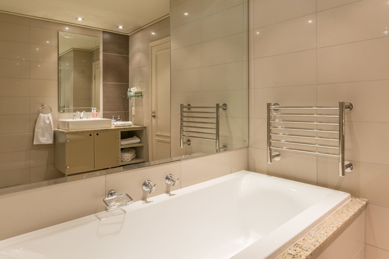 Bathroom 4, Cape Royale - WHosting, City of Cape Town