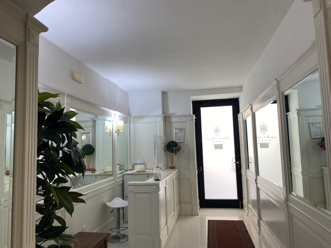 Bathroom 5, Palazzo Mongiò, Lecce