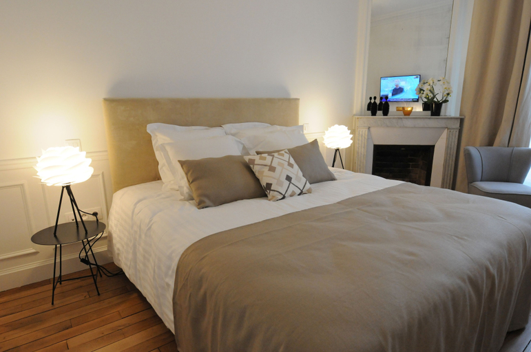 Bedroom 3, Relais 12bis B&B, Paris