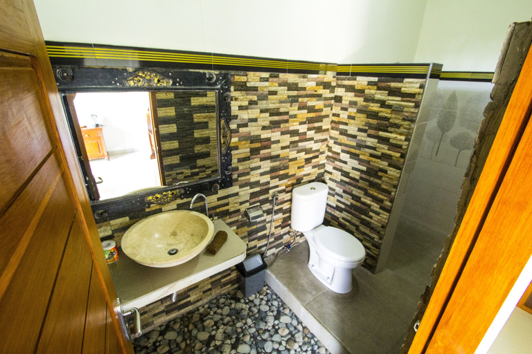 Bathroom 4, Hotel Shri Ganesh, Buleleng