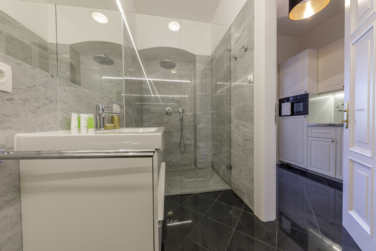 Bathroom 3, Parkview Residences, Wien