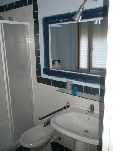 Bathroom 4, Hotel Antonella, Venezia