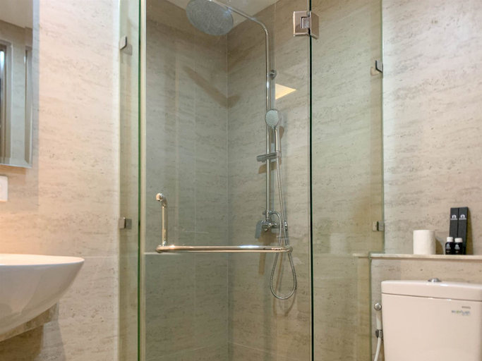 Bathroom 5, Nice 1BR at Gold Coast Apartment By Travelio, Jakarta Utara