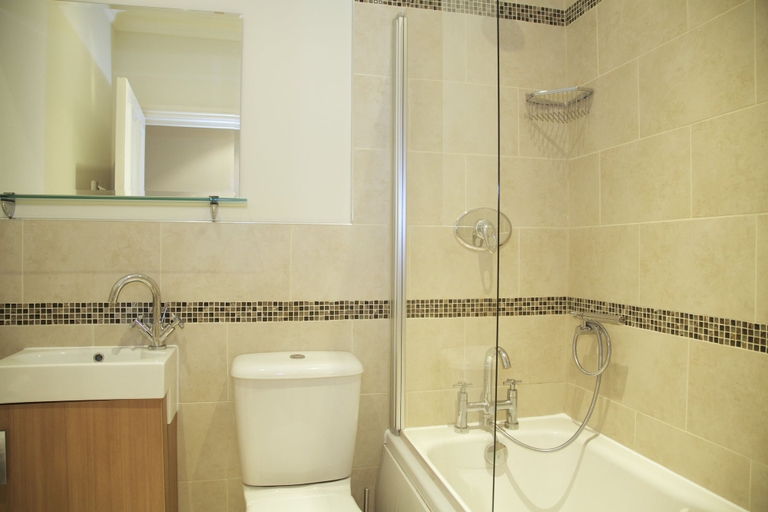 Bathroom 3, A Place Like Home - Two Bedroom Flat near Gloucester Road, London
