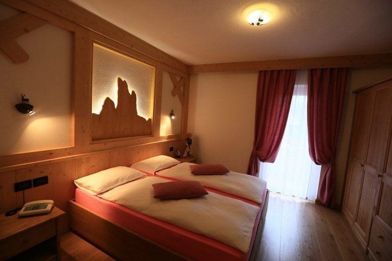 Bedroom 2, Hotel Chalet Alaska, Trento