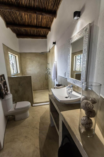 Bathroom 4, The Wild Blue Lodge SAFARI & SPA, Mopani