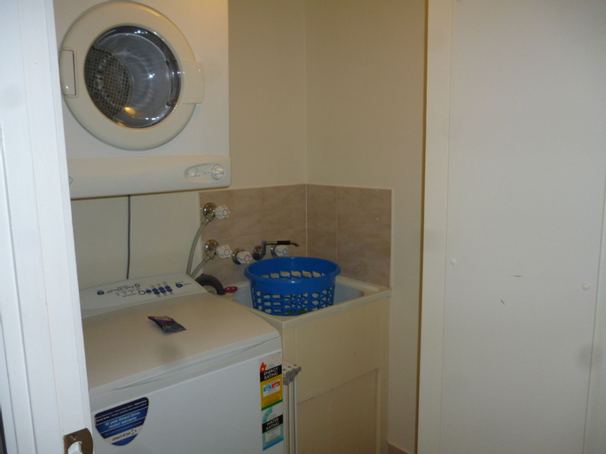 Bedroom 4, Le Lavandou Holiday Apartments, Gold Coast