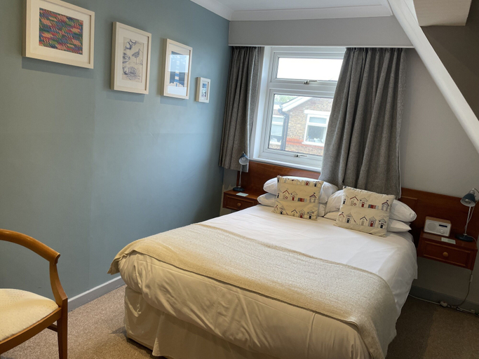 Bedroom 3, Knights Court Hotel, Norfolk