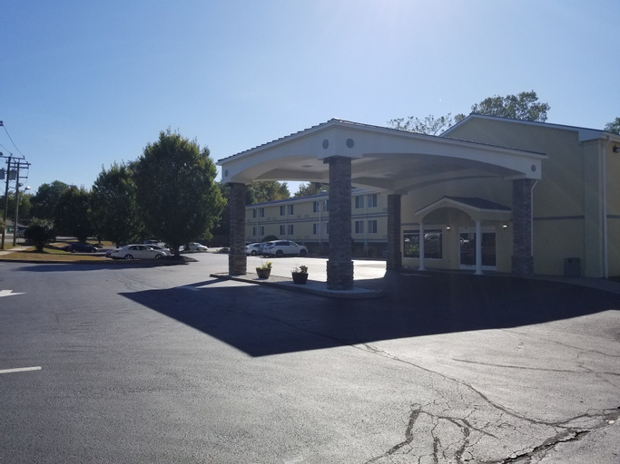 Exterior & Views 2, Quality Inn & Suites Danbury near University, Fairfield