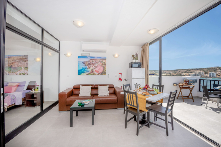 Food & Drinks, Harbour Lights Seafront Penthouse by Getaways Malta, Saint Paul's Bay