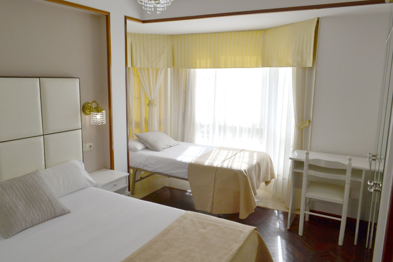Bedroom 3, Alda Santa Cristina, A Coruña