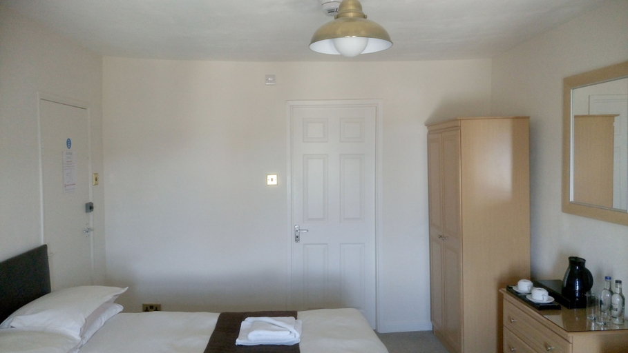Bedroom 2, Byrdir House, Gwynedd