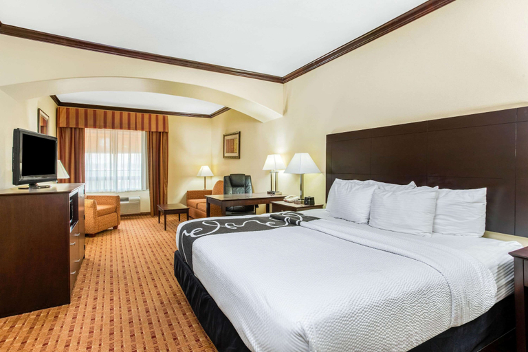 Bedroom 3, La Quinta Inn & Suites by Wyndham Ennis, Ellis