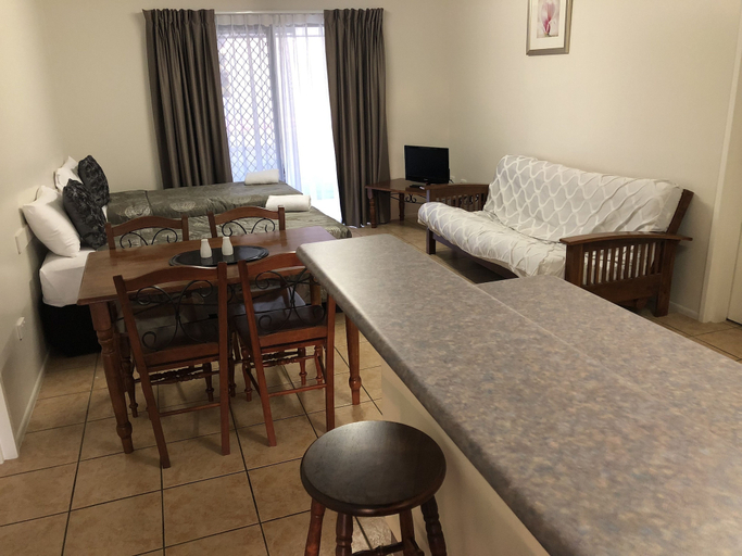 Bedroom 4, True Blue Motor Inn, Rockhampton