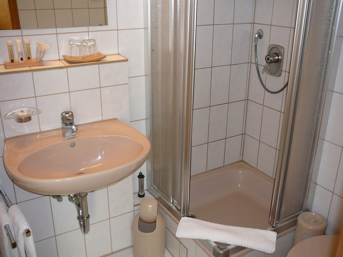 Bathroom 4, Hotel Garni Schmid, Neu-Ulm