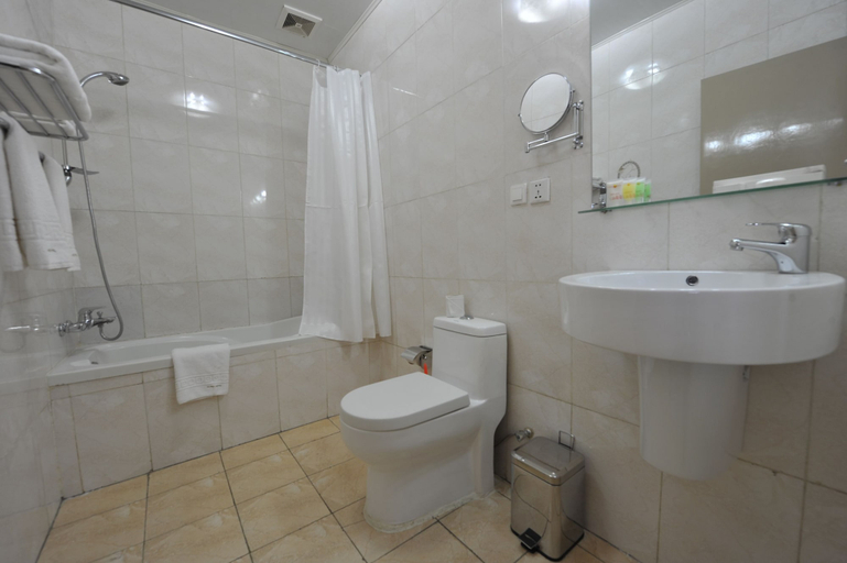 Bathroom 4, Gloria Hotel, Nyarugenge