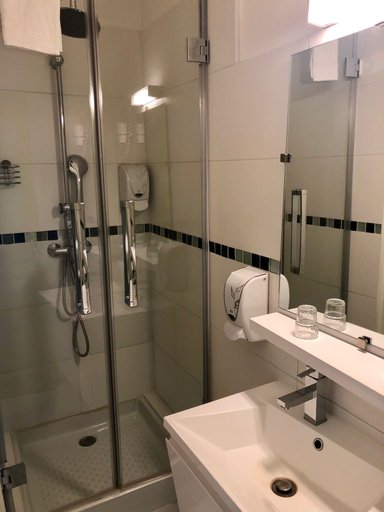 Bathroom 5, Hôtel Colisée Verdun, Hérault