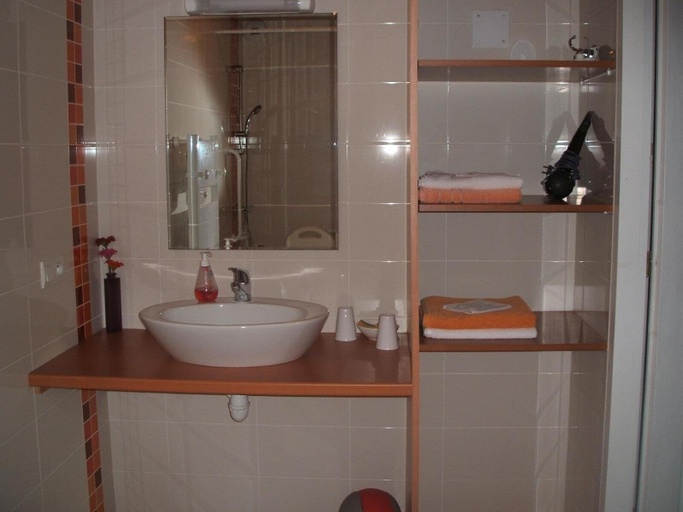 Bathroom 5, Chambres d'hôtes La Charrière, Vendée