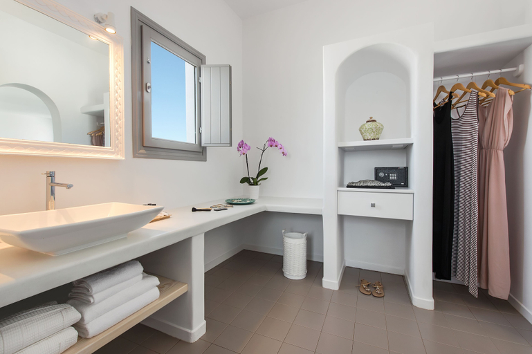 Bathroom 5, Villa Irini Fira Adults Only, South Aegean