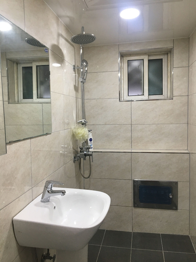 Bathroom 3, Myeongdong Cozy Skyline, Jung