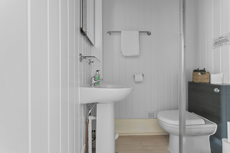 Bathroom 4, The Belmont, Torbay