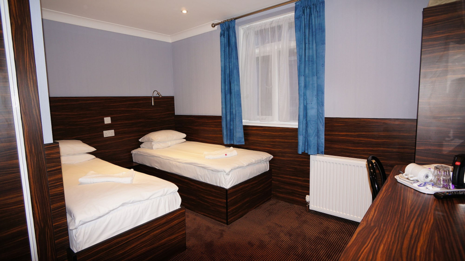 Bedroom 3, Crestfield Hotel, London