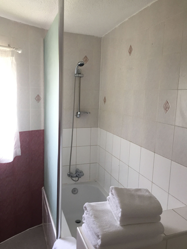 Bathroom 5, La Palm Royal Beach Hotel, Accra