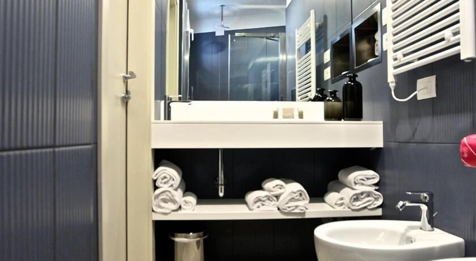 Bathroom 4, Hotel Ambassador, Pesaro E Urbino